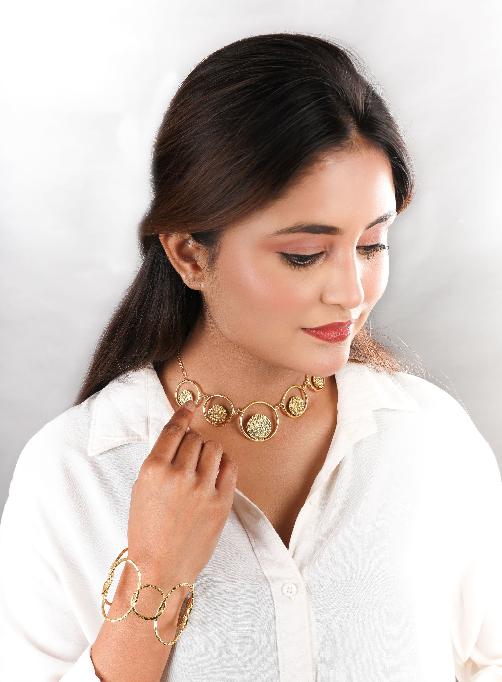 5 Textured Coin Necklace