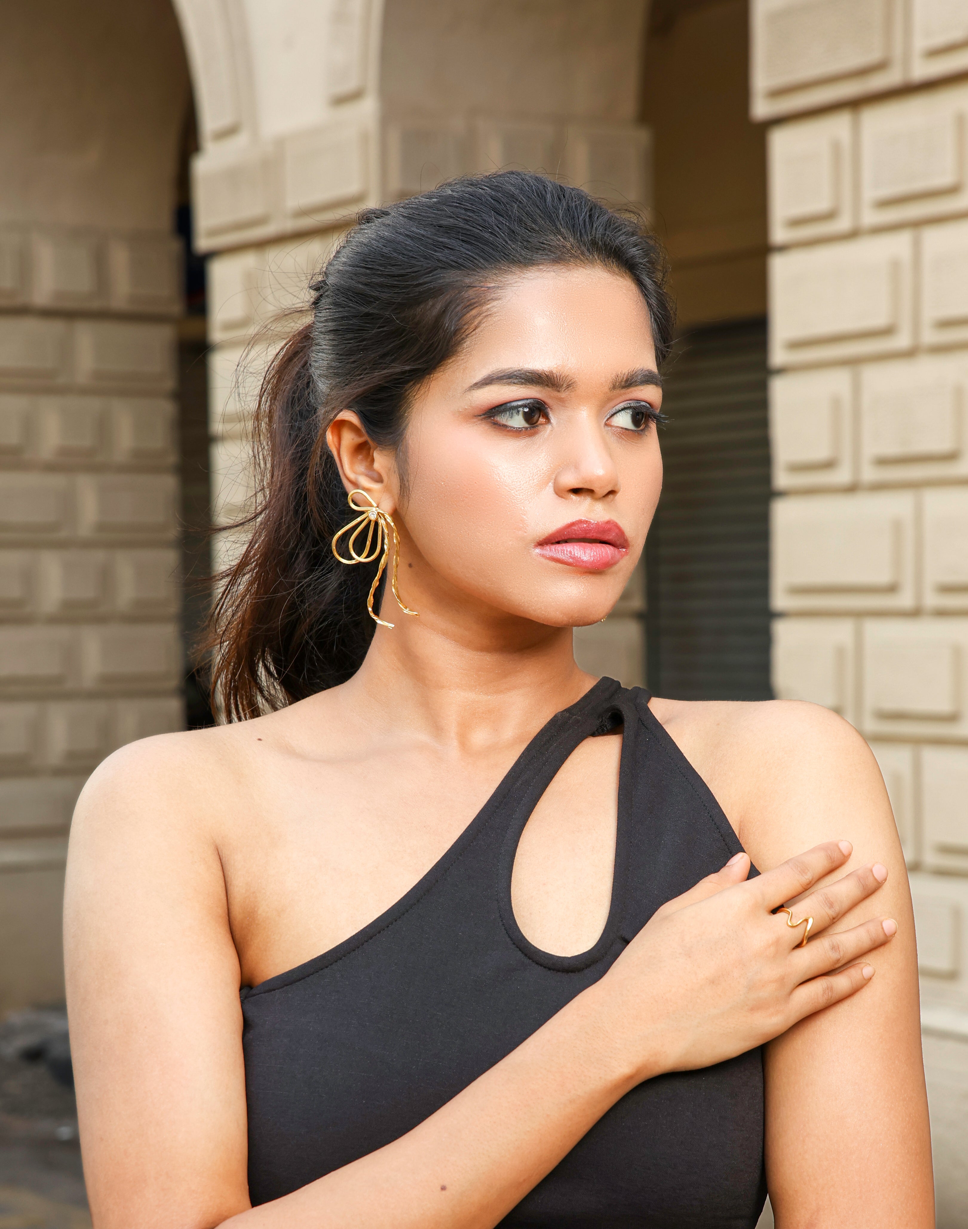 Glossy Tangled Bow String Earrings