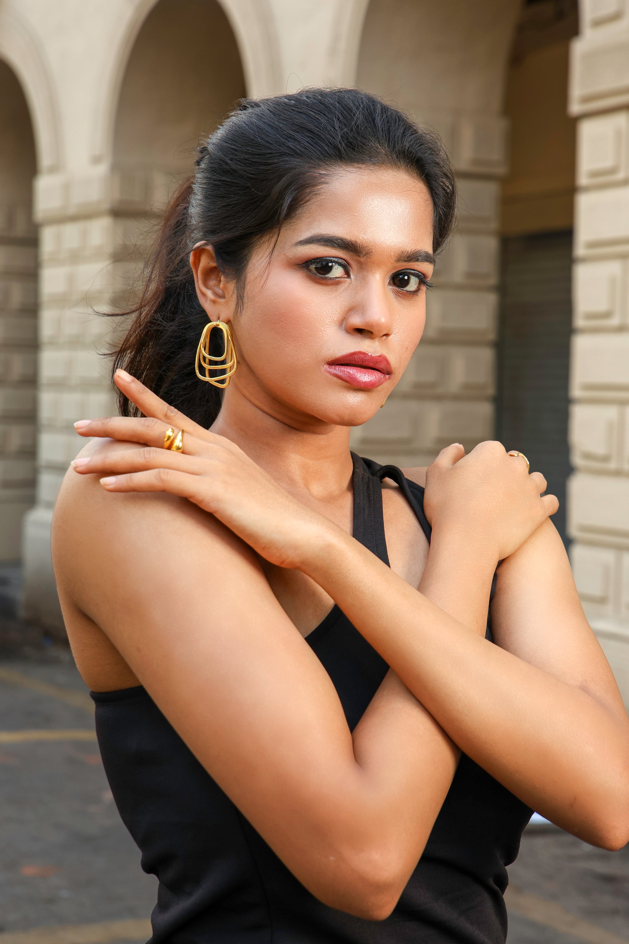 Hammered 4 Layer entangled hoop Earrings