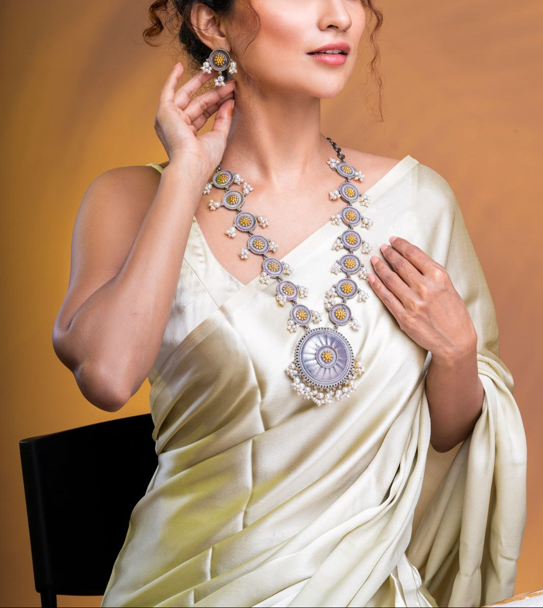 Royal Radiance: Oxidized Necklace Set for Bold Souls