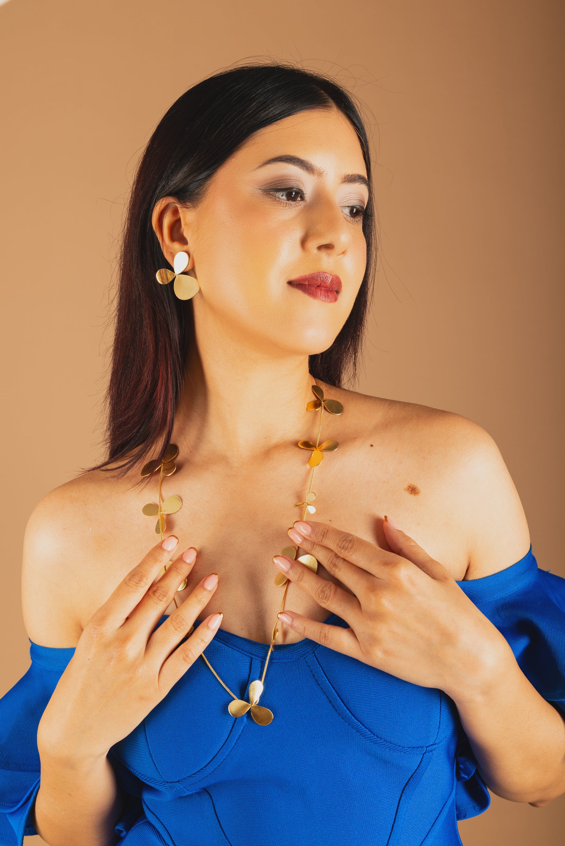 Multi-floral Hammered Long Neclace Set