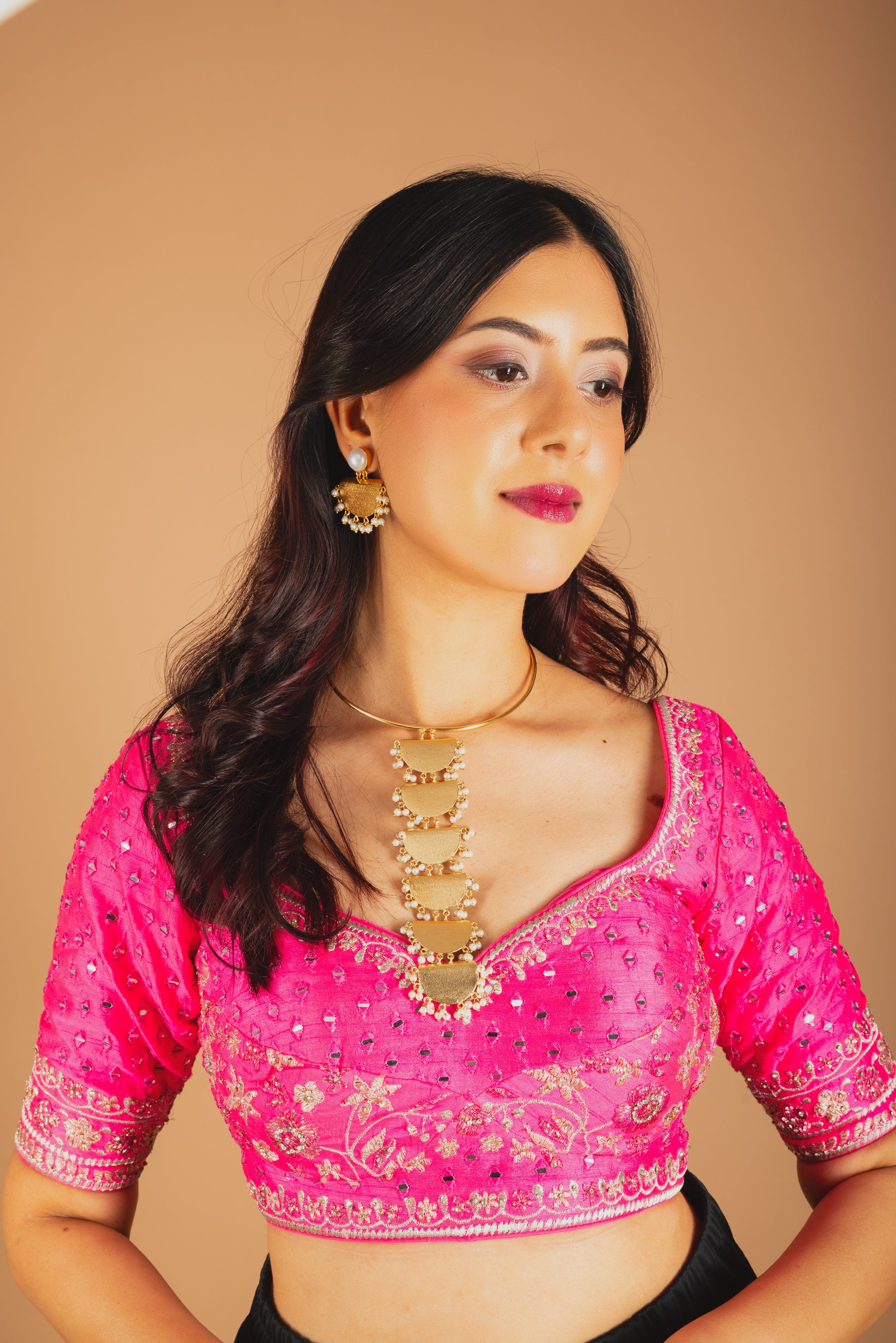 Lustrous High Gold Hasli Necklace Set