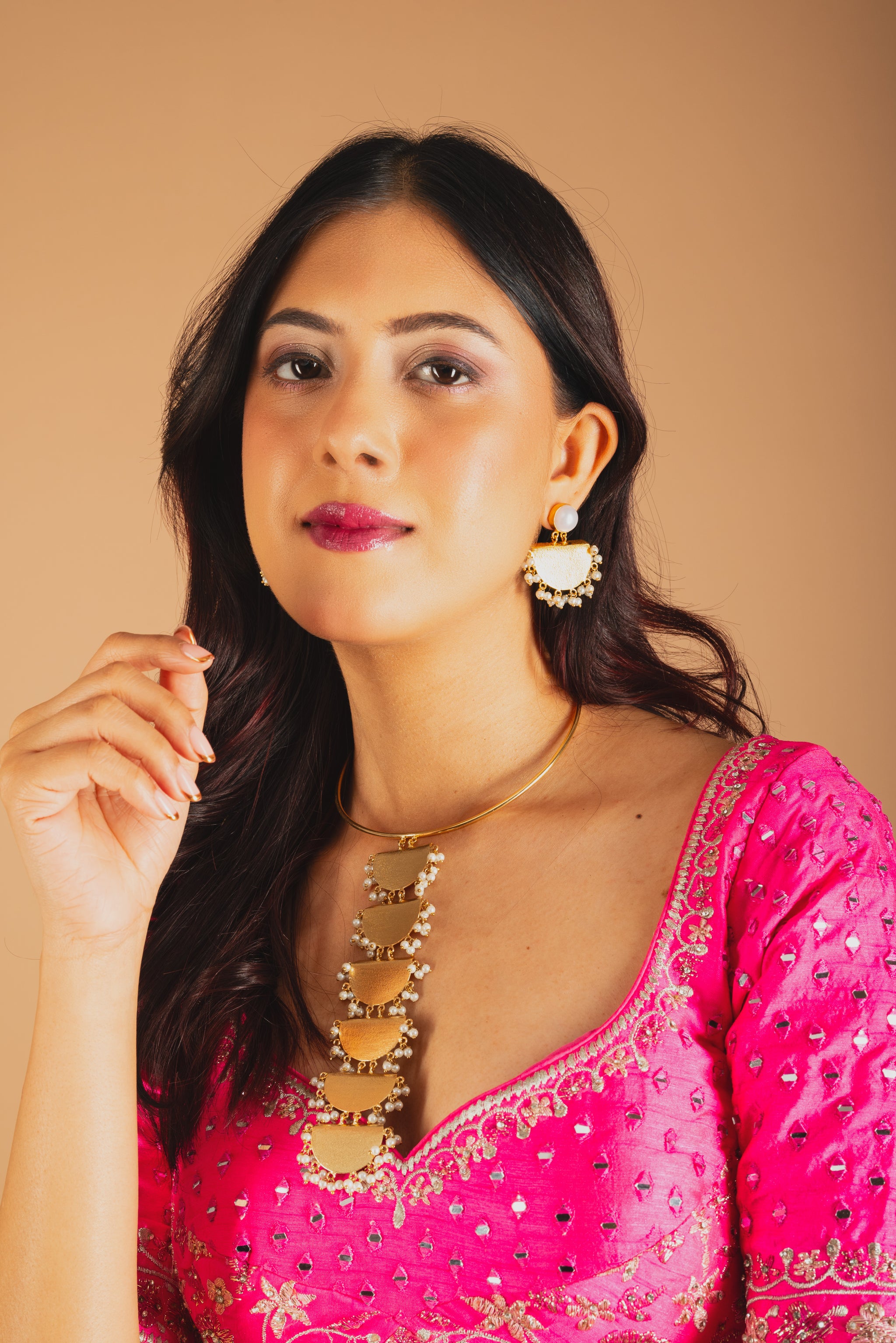 Lustrous High Gold Hasli Necklace Set