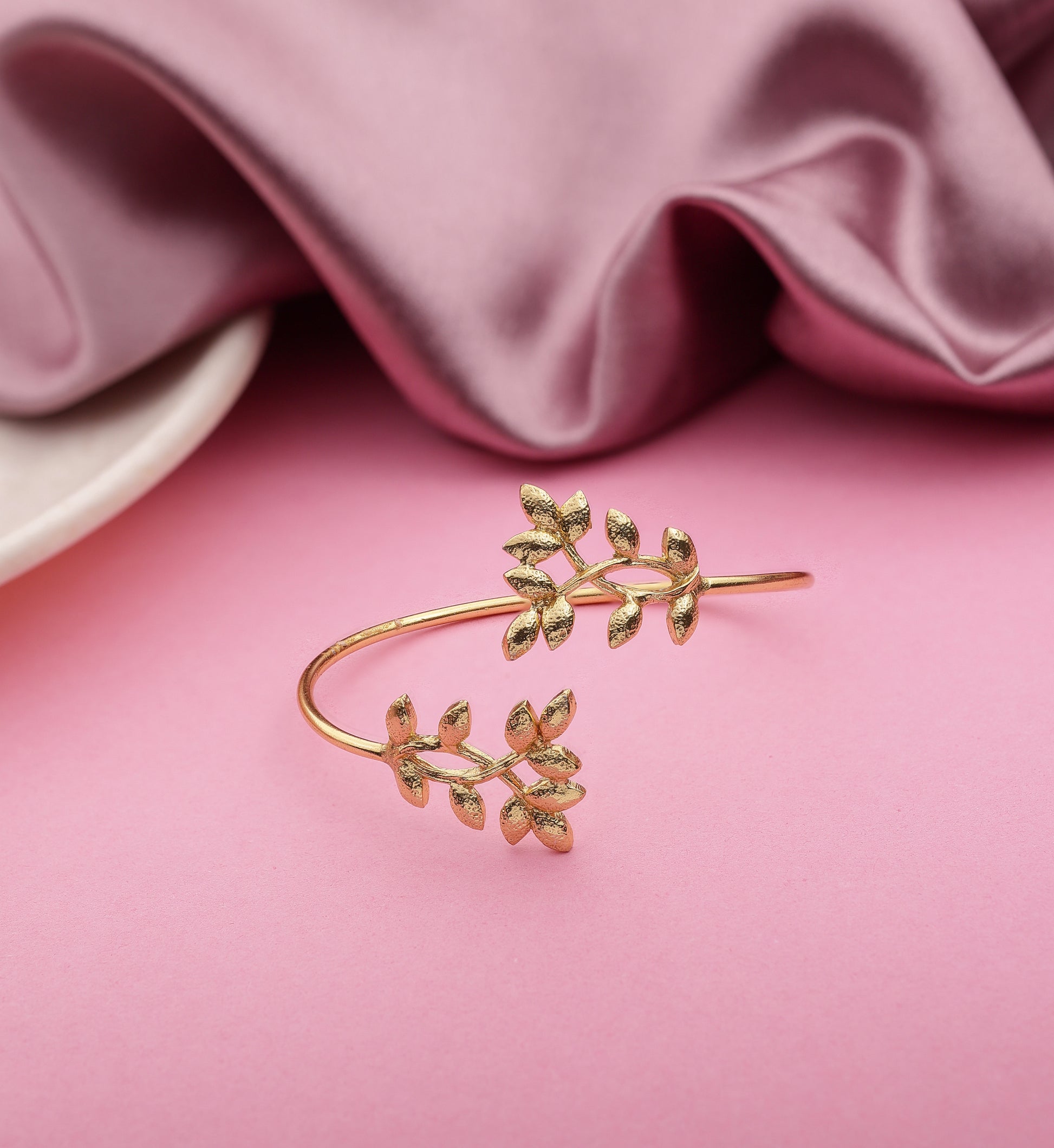 Clustered leaf sleek cuff bracelet