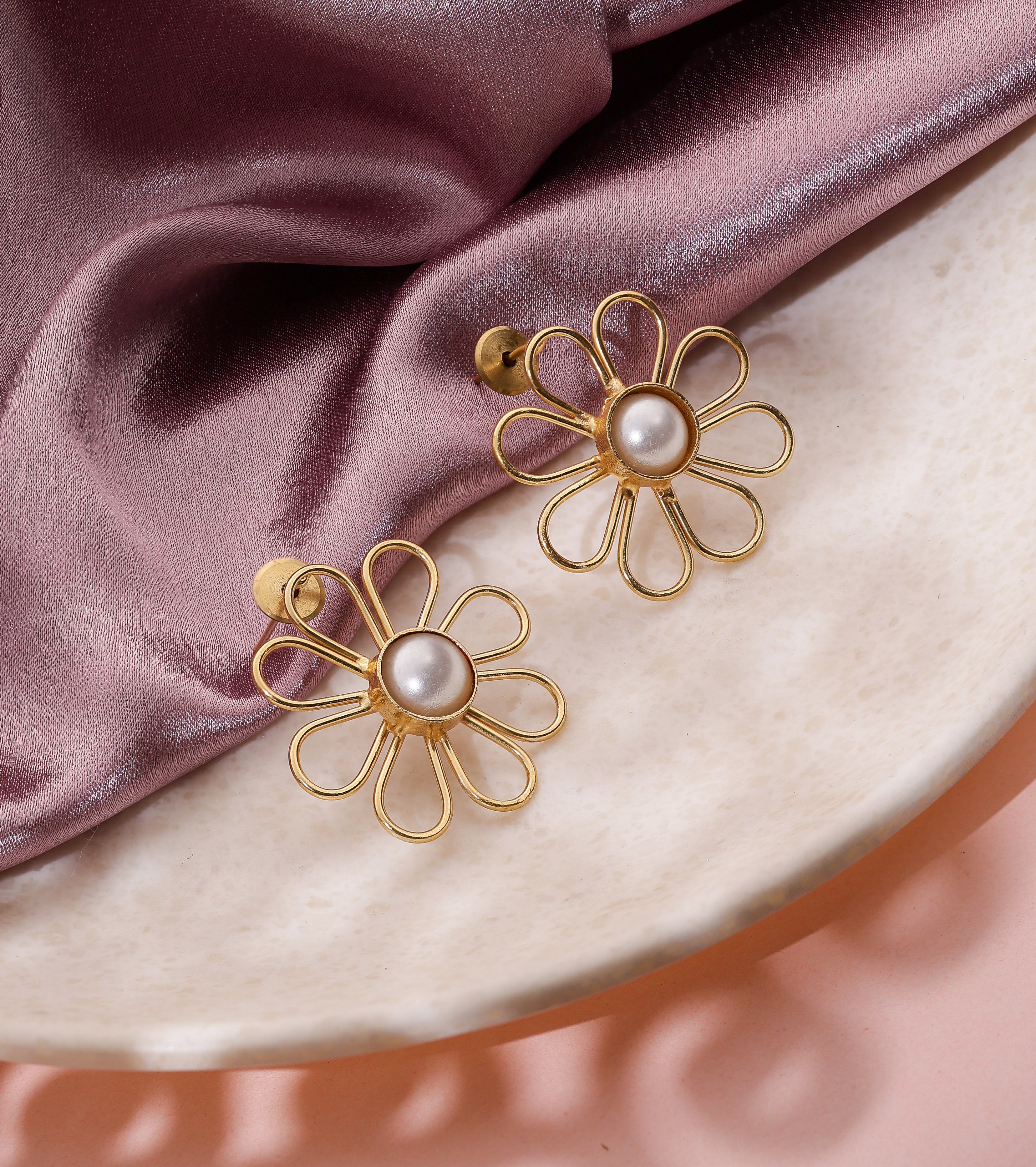 Floral Rice Bead Necklace Set- White