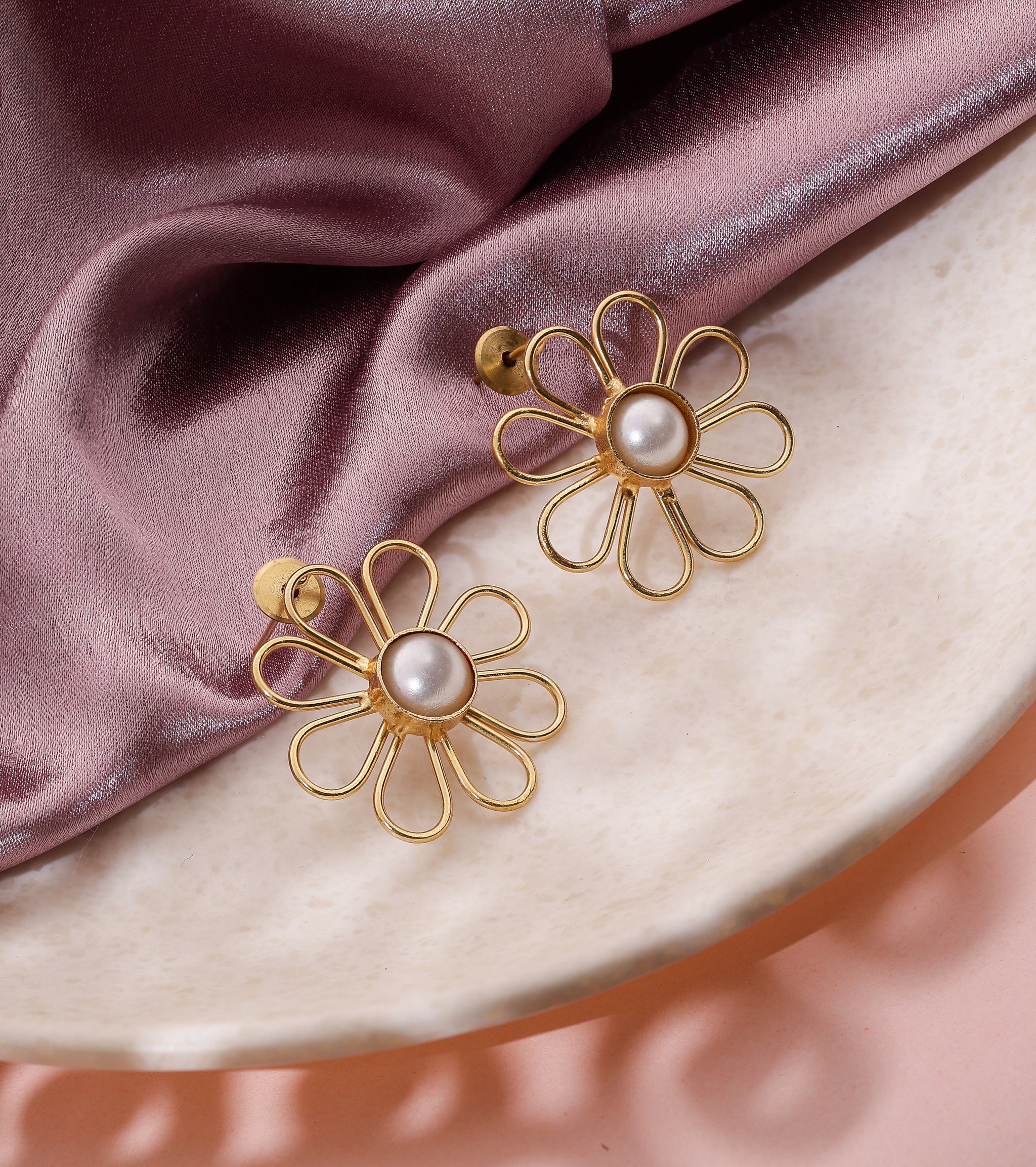 Floral Rice Bead Necklace Set- White