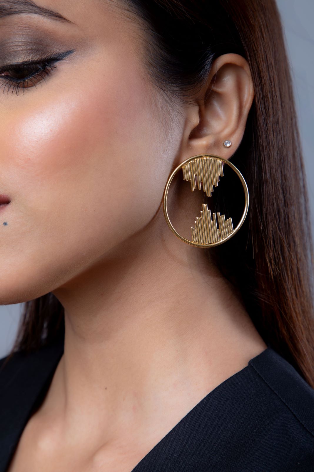 Up-down Hills Circle Earrings