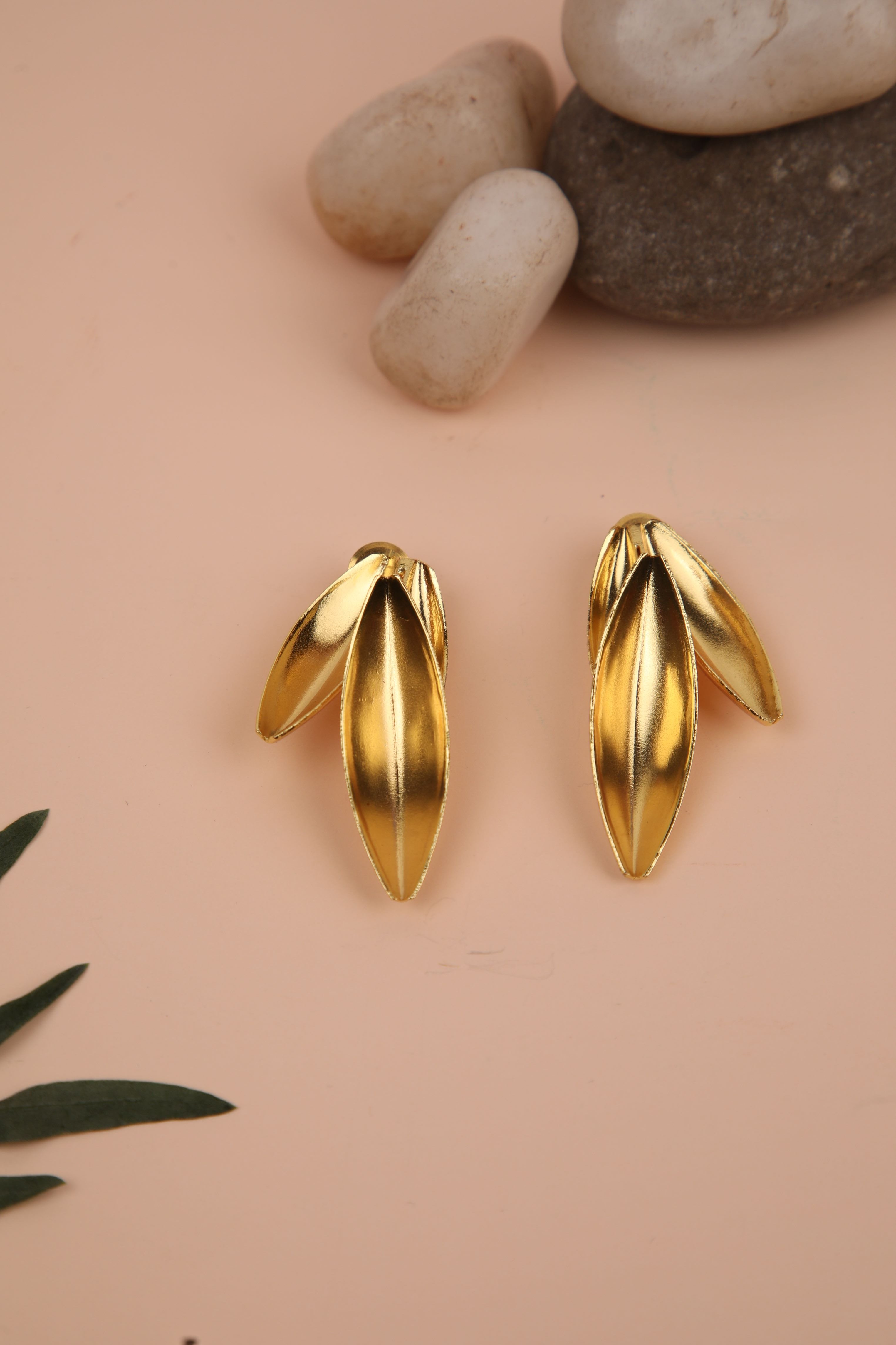 Triple leaves Stud Earrings