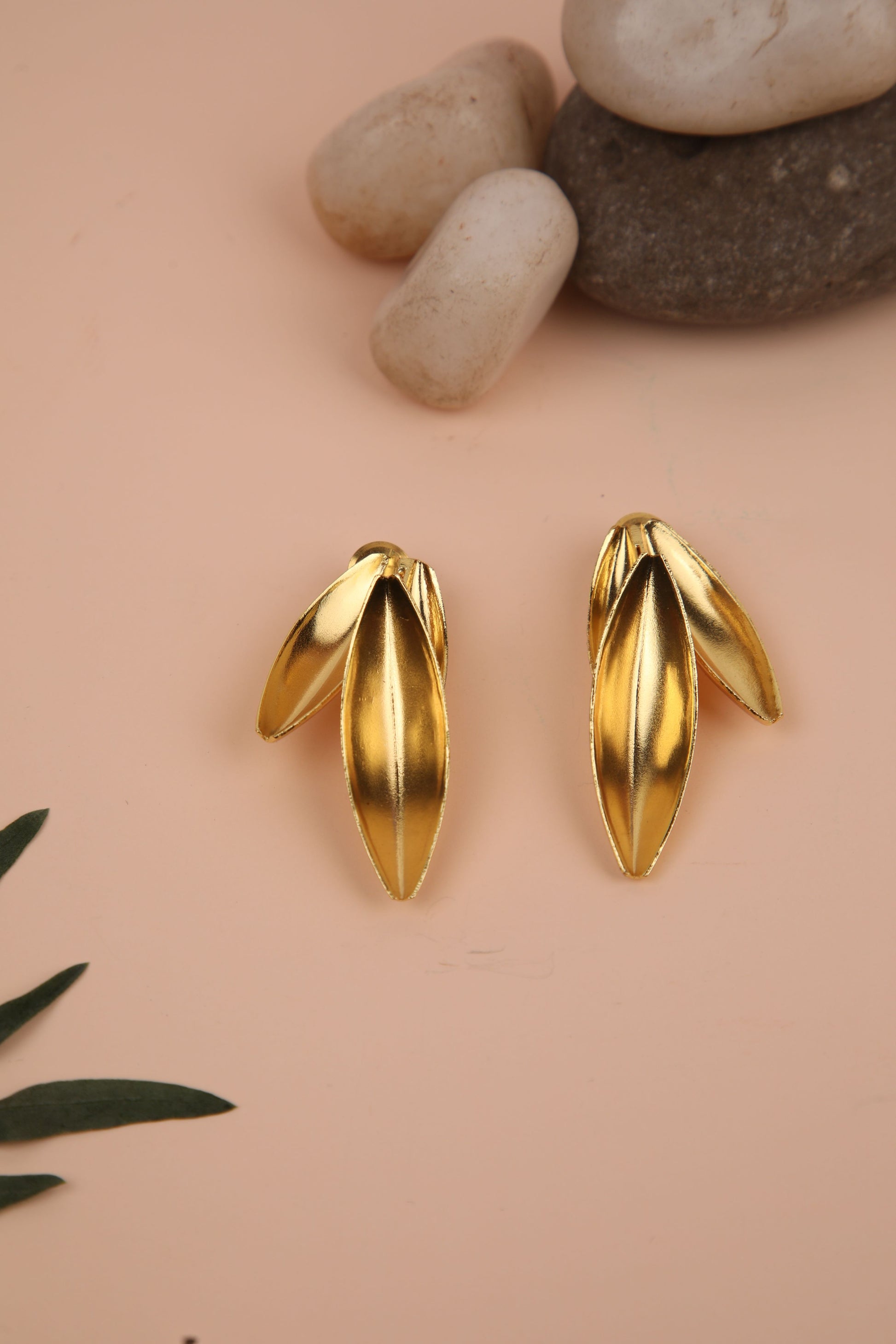 Triple leaves Stud Earrings