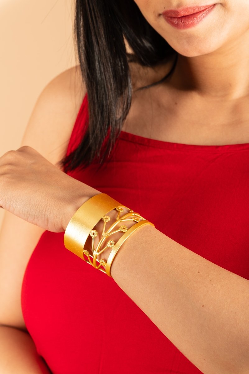 Embellished Shimmery Cuff Bracelet - Jiaarajewellery