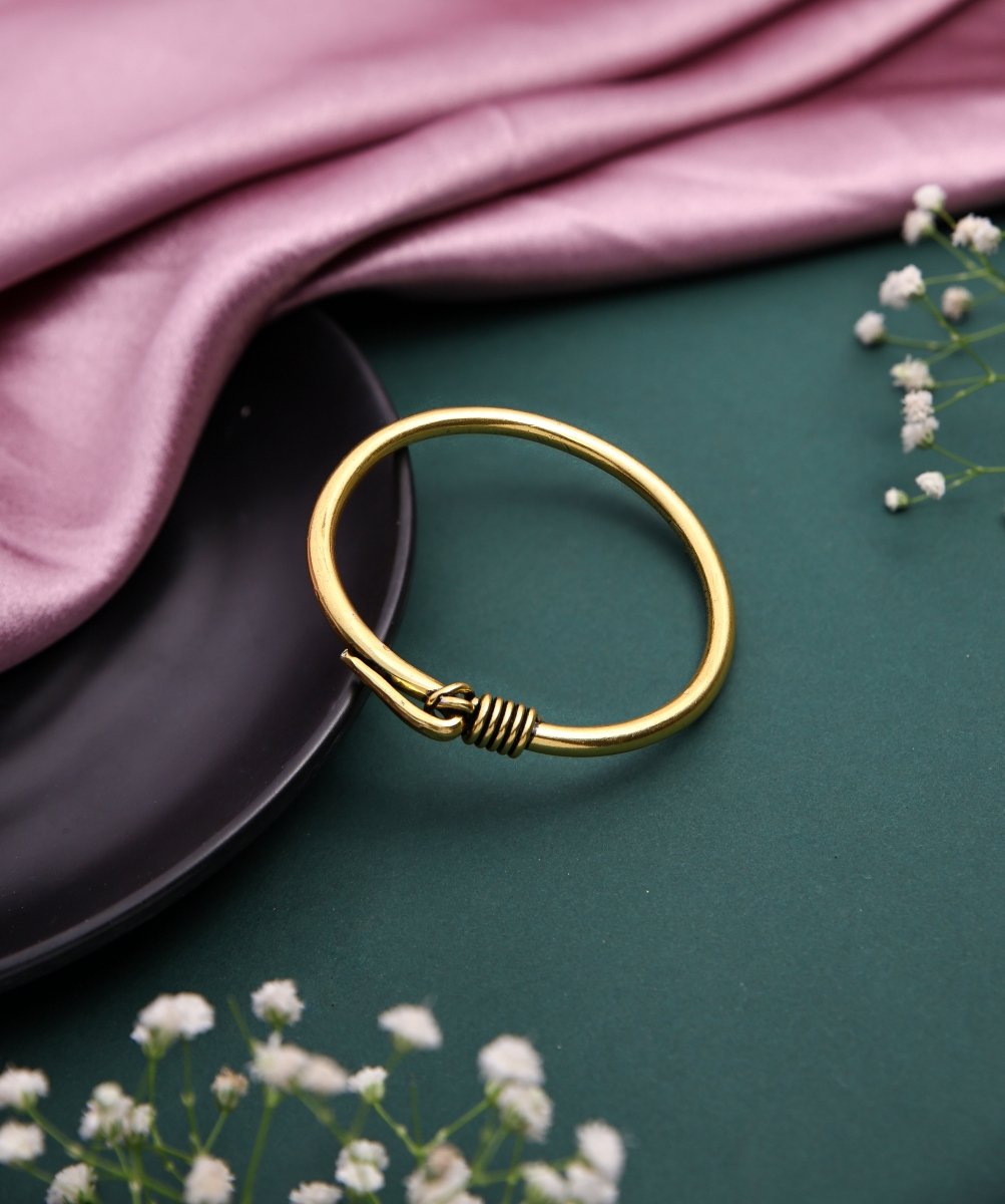 Handcrafted Brass knot Kada Bracelet for Men - Gold - Jiaarajewellery