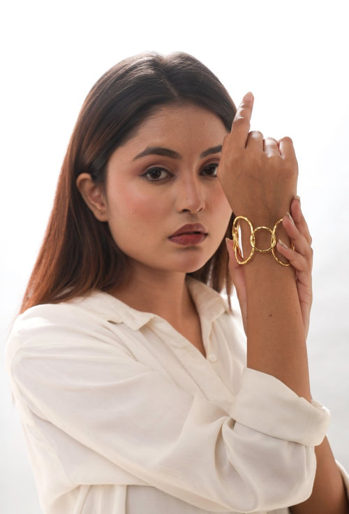 Loop lock Handcrafted Cuff Bracelet - Jiaarajewellery