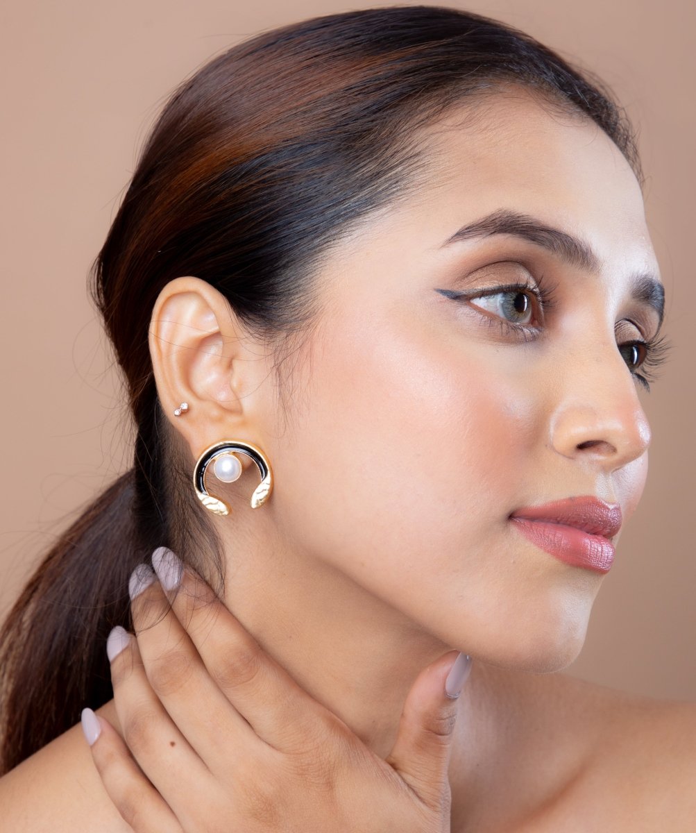 Lunar Glow pearl Earrings - Jiaarajewellery