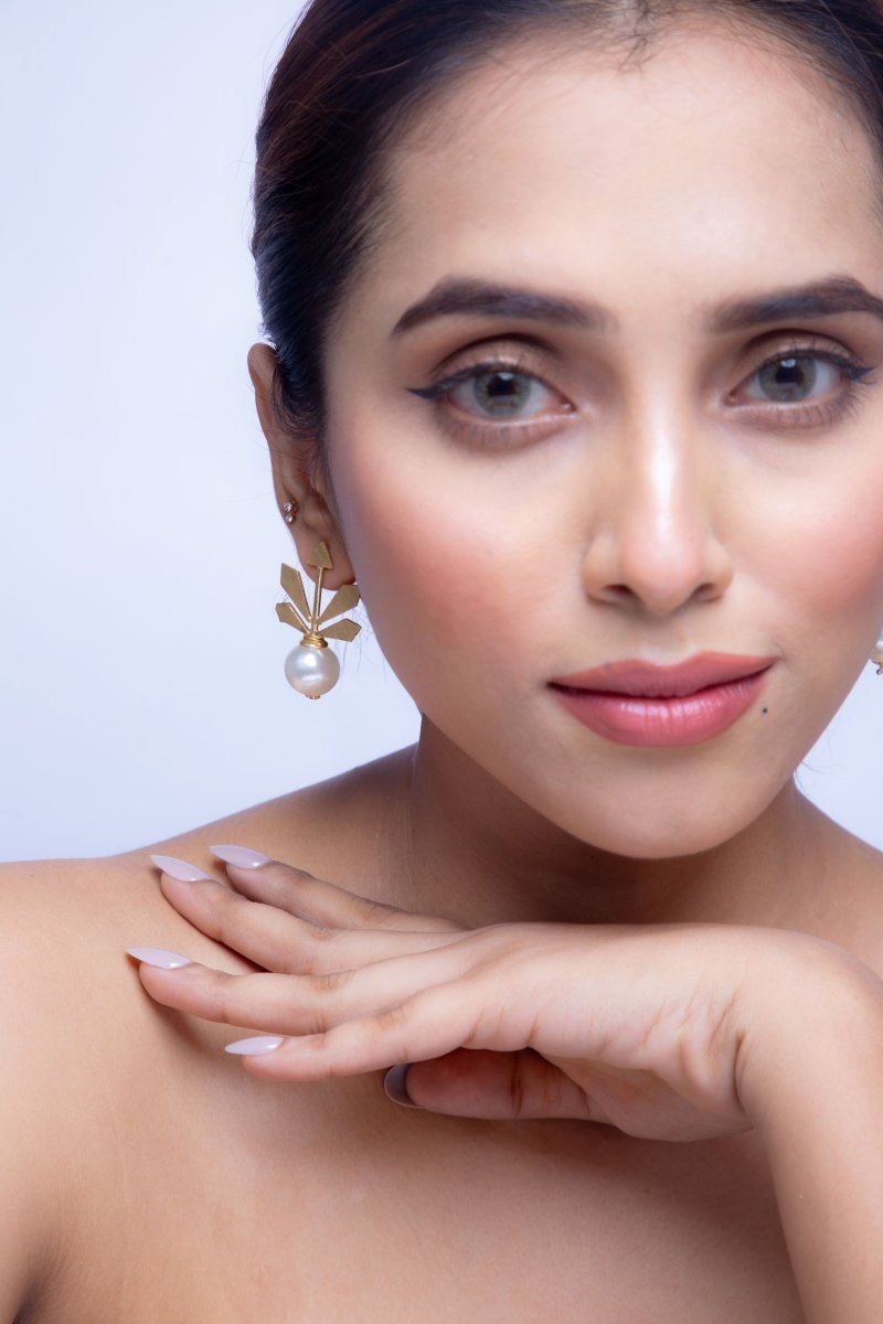 Pearl drop arrow Earrings - Jiaarajewellery