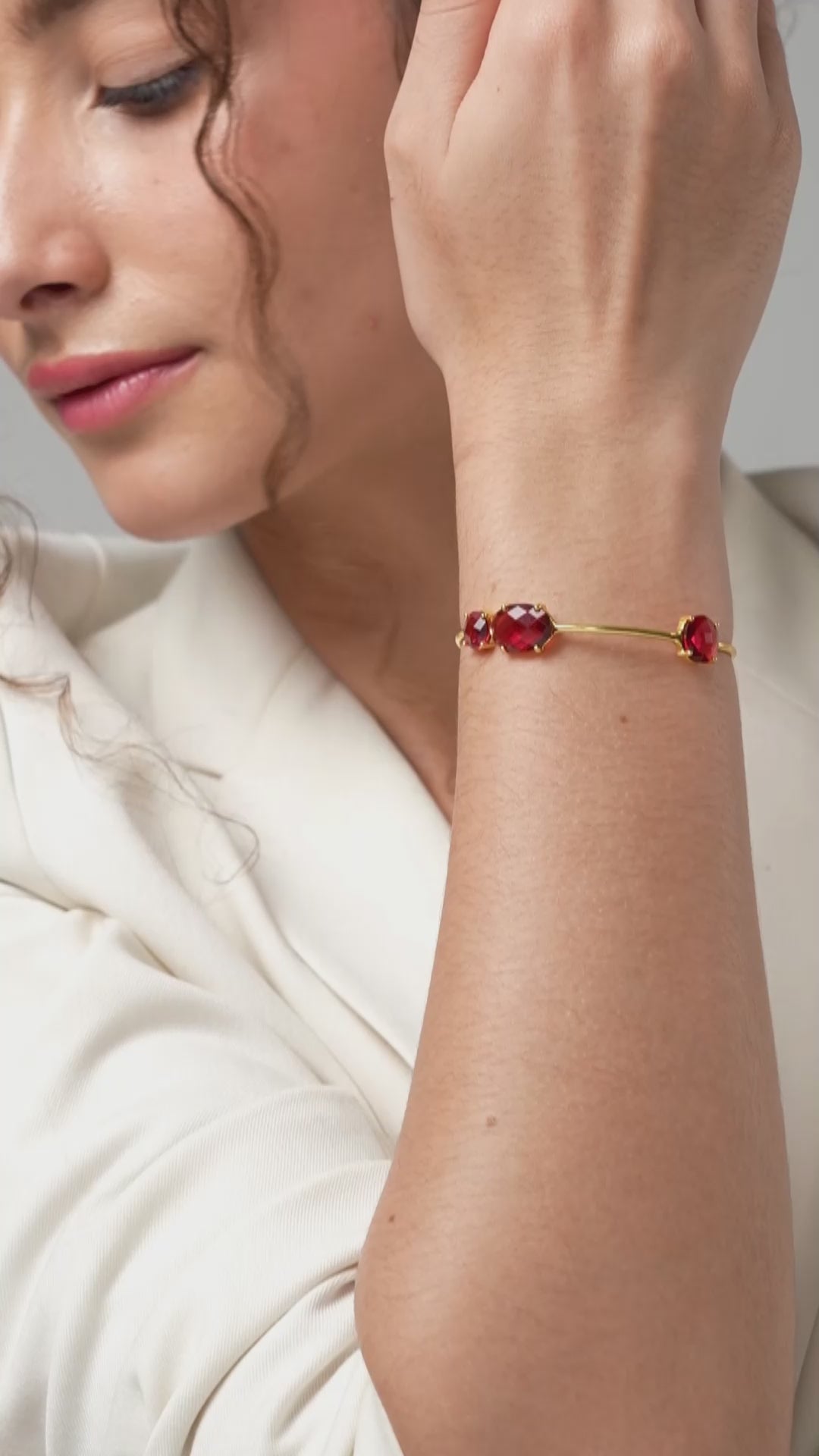 Fuchsia Chalcedony sleek Bracelet